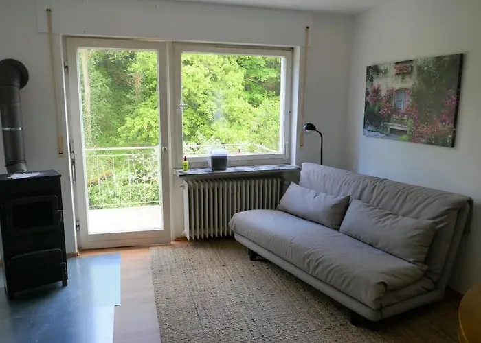 Ruhige 4-Zi-Wohnung Mit Grossem Balkon Und Blick Ins Gruene
