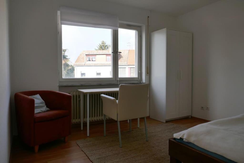 Apartment Ruhige 4-zi-wohnung Mit Grossem Balkon Und Blick Ins Gruene *
