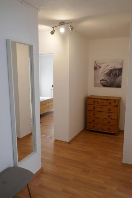 Ruhige 4-zi-wohnung Mit Grossem Balkon Und Blick Ins Gruene Apartment